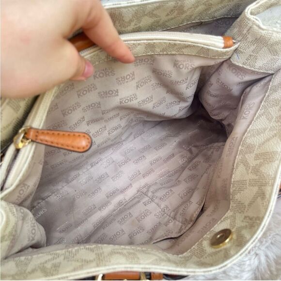 MICHAEL KORS Signature Tan Jet Set Hamilton Selma Raven Shoulder Bag - Picture 9 of 11